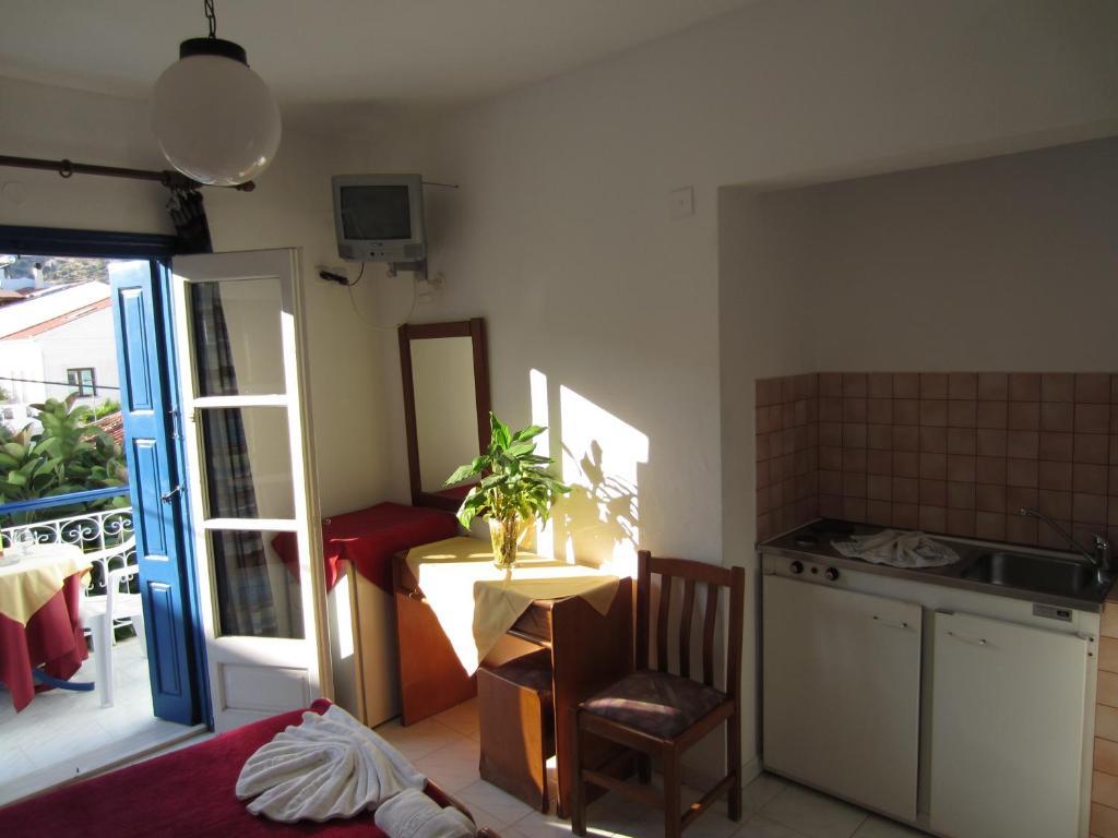 Hotel Mariona Pythagoreio Habitación foto